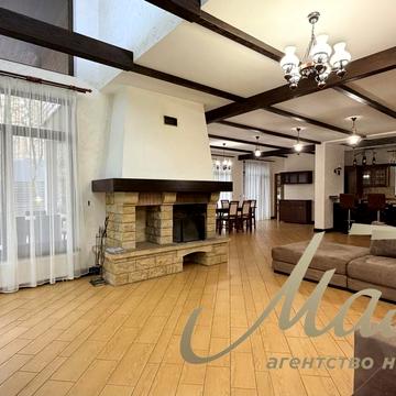 Михайлівська вул.