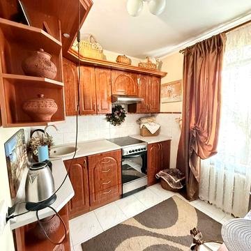 Івана Газюка бульв. (Дружби Народів), 4