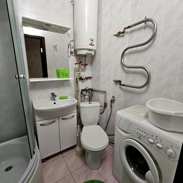 Гвардійців-Широнінців вул., 44