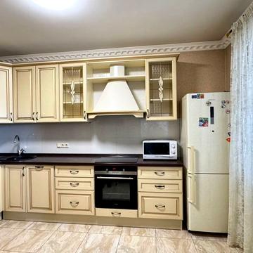 Срібнокільська вул., 1