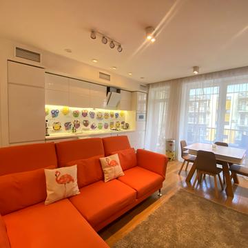 Івана Кавалерідзе вул., 1