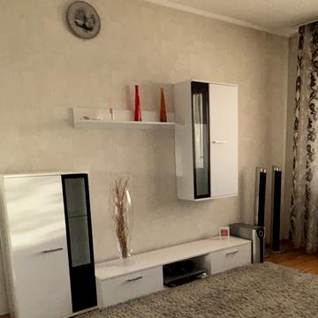 Ялтинська вул., 15