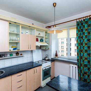 Тернопільська вул., 2