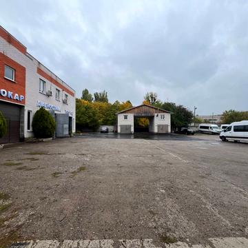 Молодіжна вул., 33