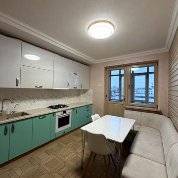 Мазепи вул., 1