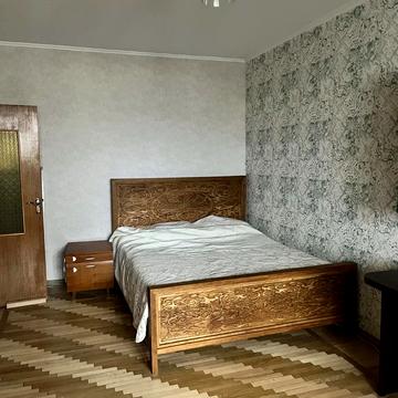 Милославська вул., 33