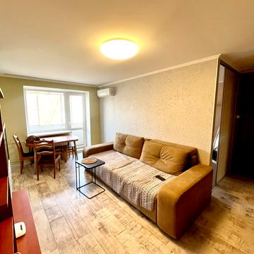 Академіка Філатова вул., 14