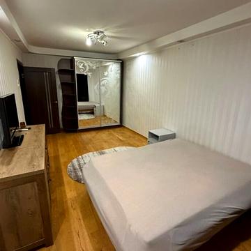 Петропавлівська вул., 6