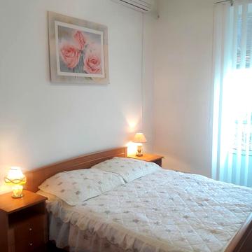 Хрещатик вул. (Kreschatic), 13