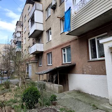 Василя Комендаря вул., 21