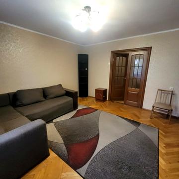 Китаївська вул., 11