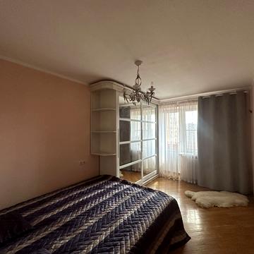 Київська вул., 74