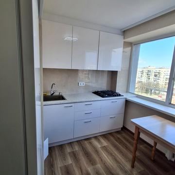 Бориса Деревянка пл., 3