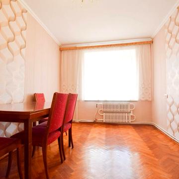 Карпенка вул., 12