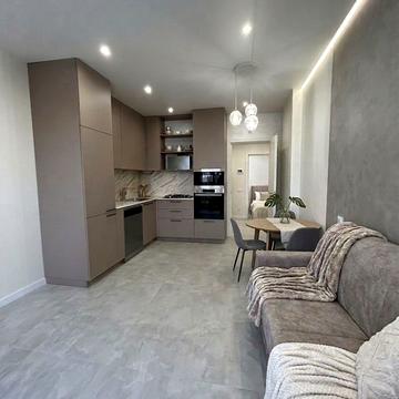 Володимира Навроцького вул., 37