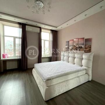 Велика Васильківська вул. (Червоноармійська), 14