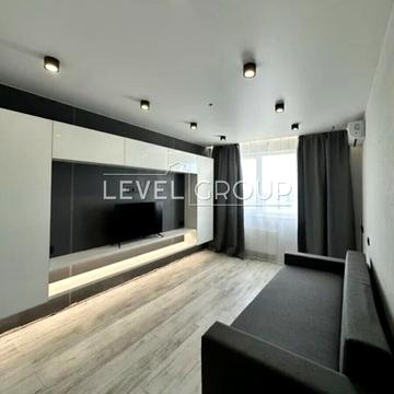 Миколи Руденка бульв. (Кольцова), 8 BOX