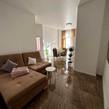 Саперне Поле вул., 12