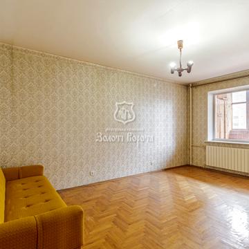 Анни Ахматової вул., 15