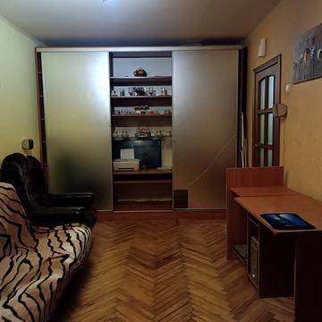 Познанська вул., 10