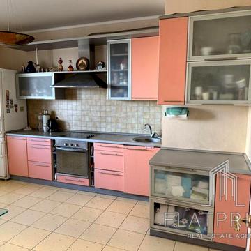 Микільсько-Слобідська вул., 4-В