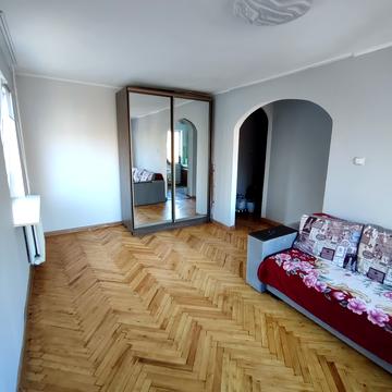 Дмитра Яворницького вул. (), 11