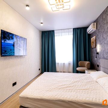 Героїв Небесної Сотні просп., (Будинок 20/10)