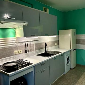 Івана Пулюя вул., 15