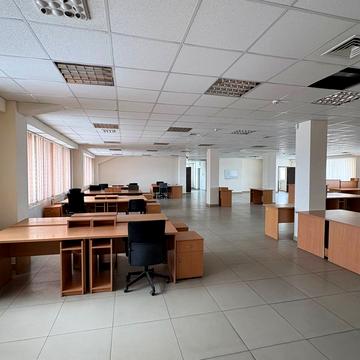 Богдана Хмельницького  вул., 212