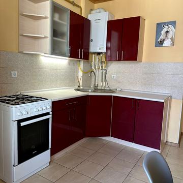 Академіка Лебедєва вул., 1/7