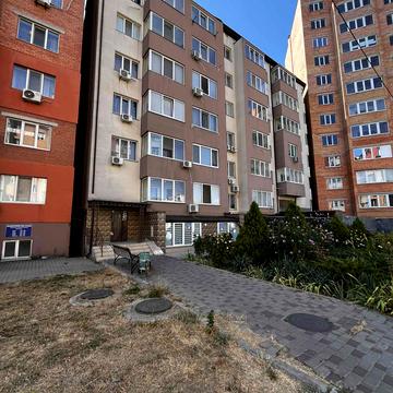 Парусна вул. (Героїв Сталінграду), 1н