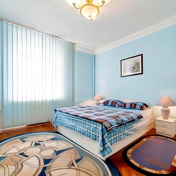 Прорізна вул., 6