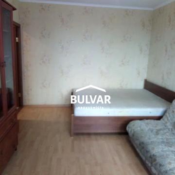 Космічна вул., 11