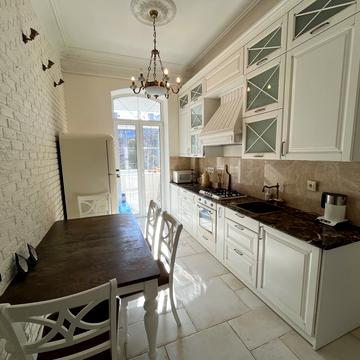 Архітектора Городецького вул., 4