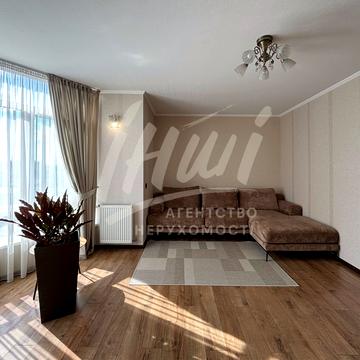 Богдана Хмельницького вул., 53