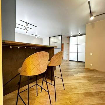 Пилипа Орлика вул., 1-Б