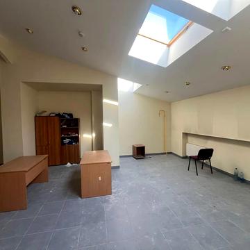 Валерія Лобановського вул., 21