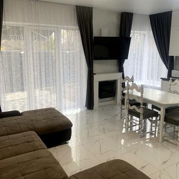 Садова вул., 5