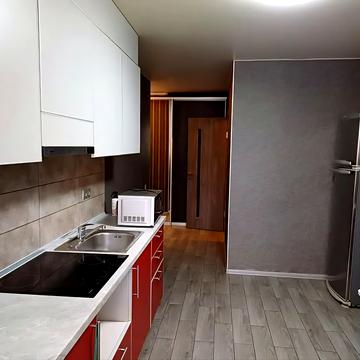 Драгоманова вул., 4