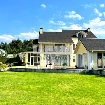 Хутірська вул.