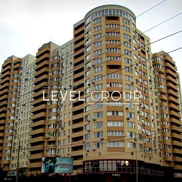 Валерія Лобановського просп., 150-В