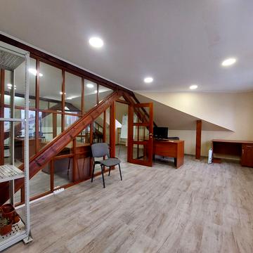 Соборна вул., 38