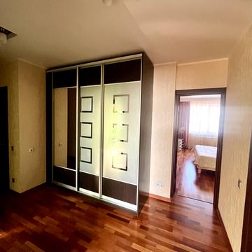 Анни Ахматової вул., 35-А