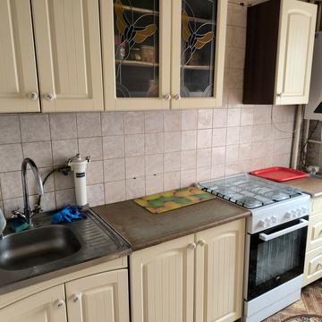 Лялі Ратушної вул., 126