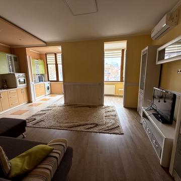 Жупанатська пл., 1