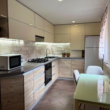 Варзара вул., 44