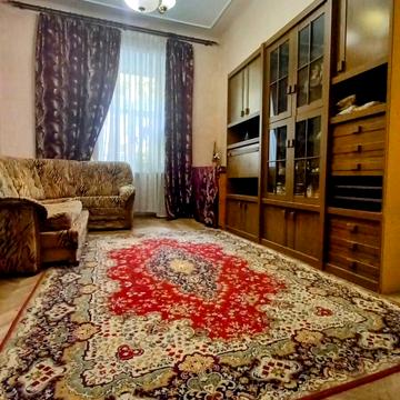 Григорія Сковороди вул., 10