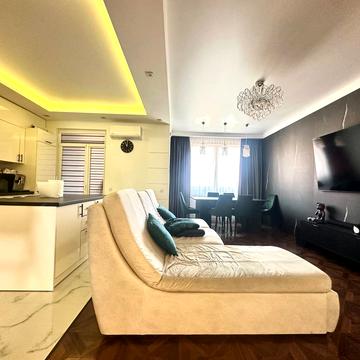 Героїв Крут вул., 4