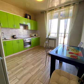 Михайлівська вул., (Будинок 1)