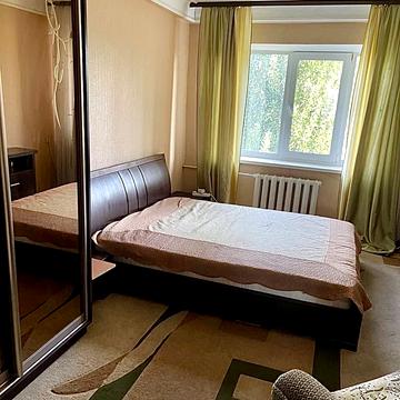 Верховної Ради бульв., 28